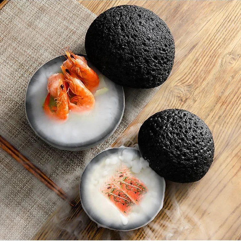 Piatto Artistico in Pietra Lavica con Effetto Dry Ice - Eleganza Molecolare per Sushi e Frutti di Mare