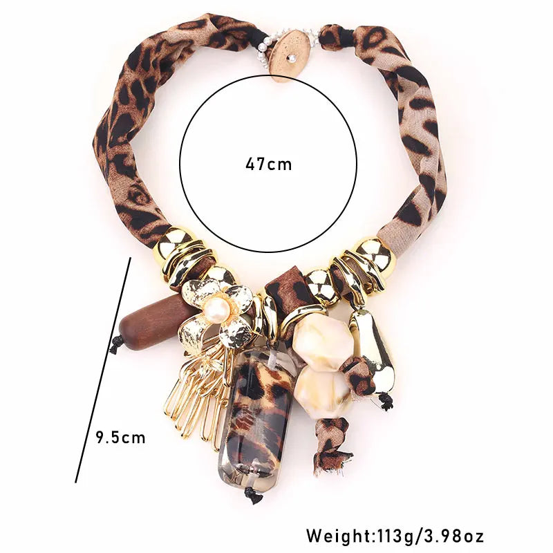 Collana Vintage, Motivo Leopardo e Perle – Stile Retro Chic