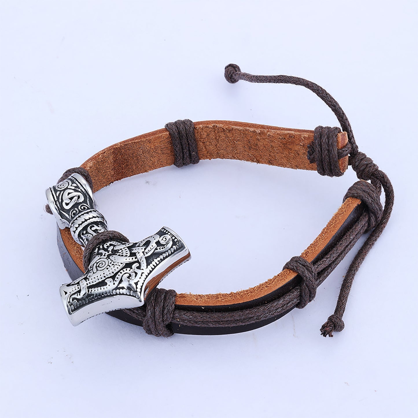 Bracciale in Pelle con Dettagli in Acciaio Inox, Stile Vintage